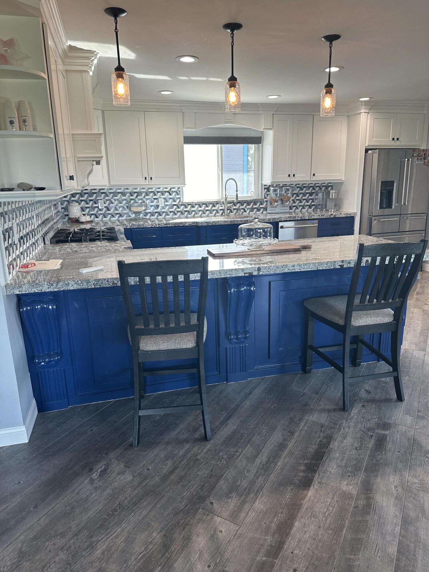 1341 Hillcrest Dr. Dr, Lindsay, CA 93247