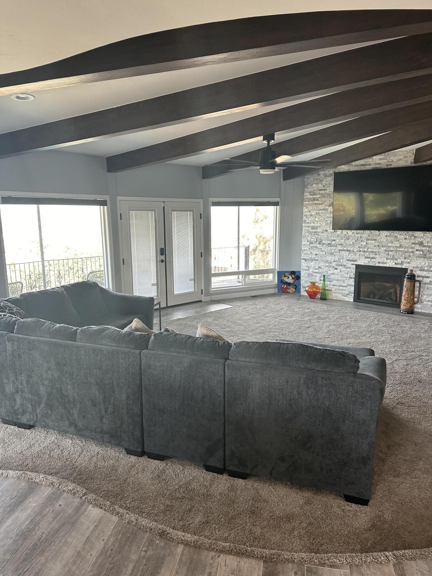 1341 Hillcrest Dr. Dr, Lindsay, CA 93247