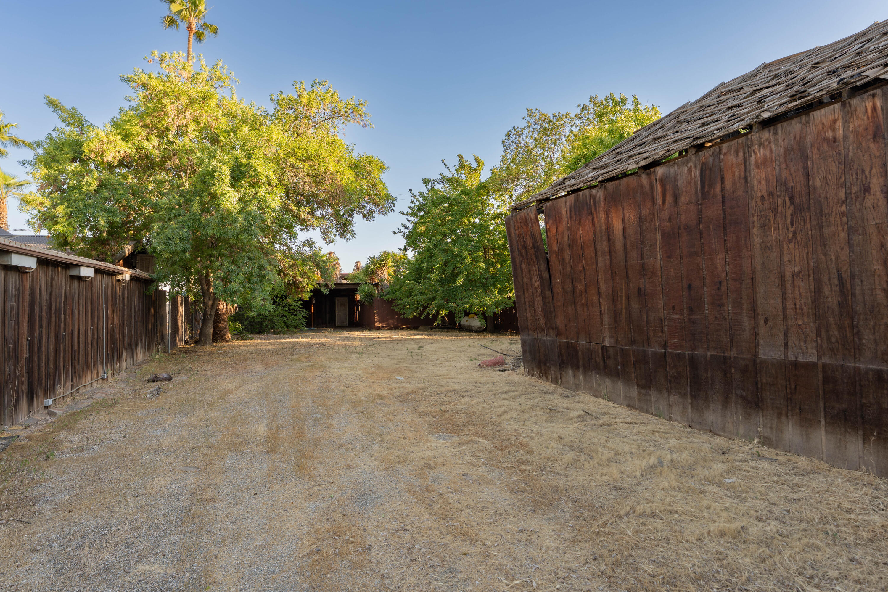 23529 Ave 56, Ducor, CA 93218