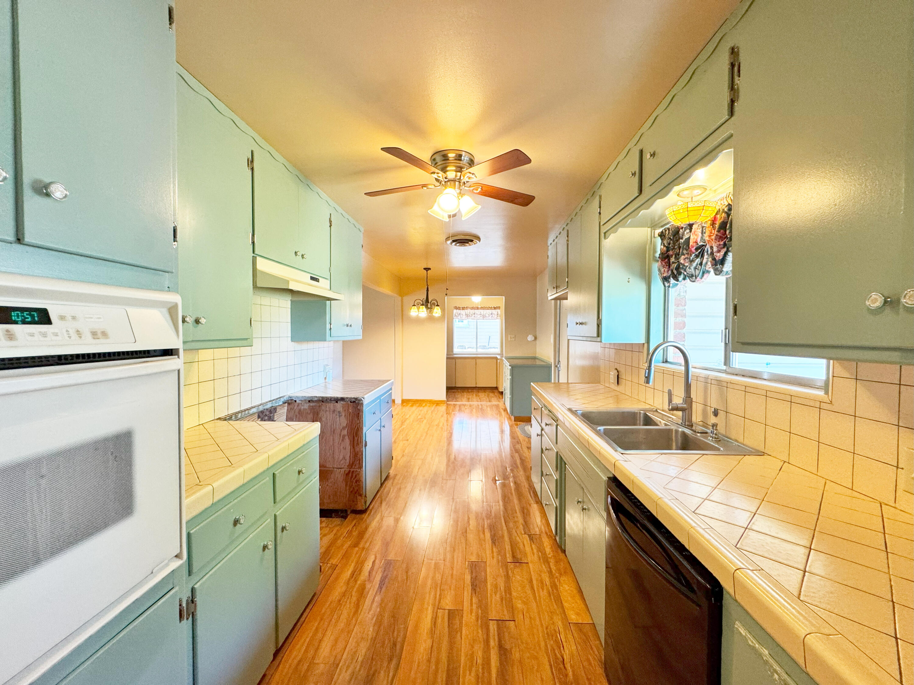 1041 Golden Gate Ave, Dos Palos, CA 93620