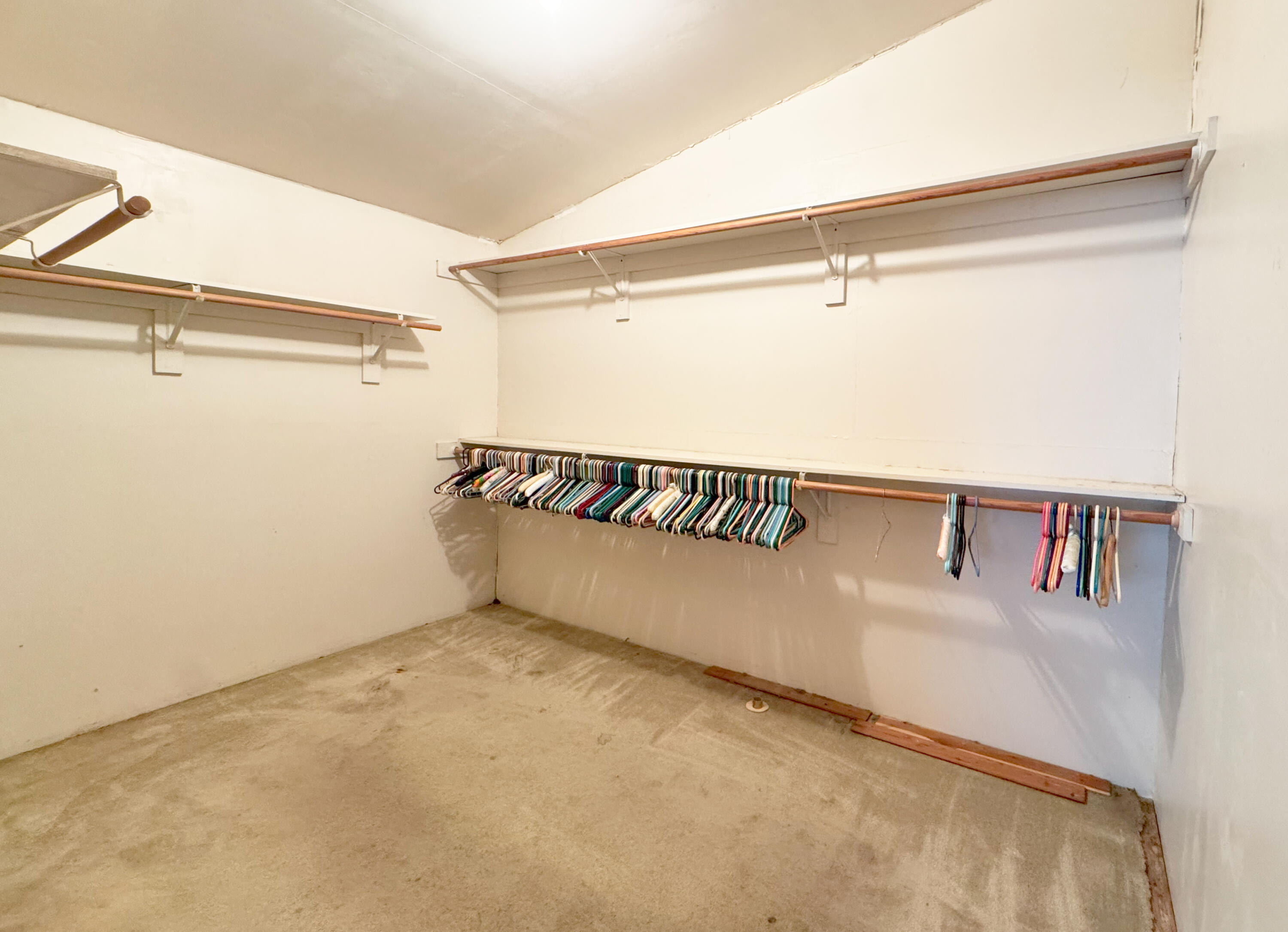 1041 Golden Gate Ave, Dos Palos, CA 93620