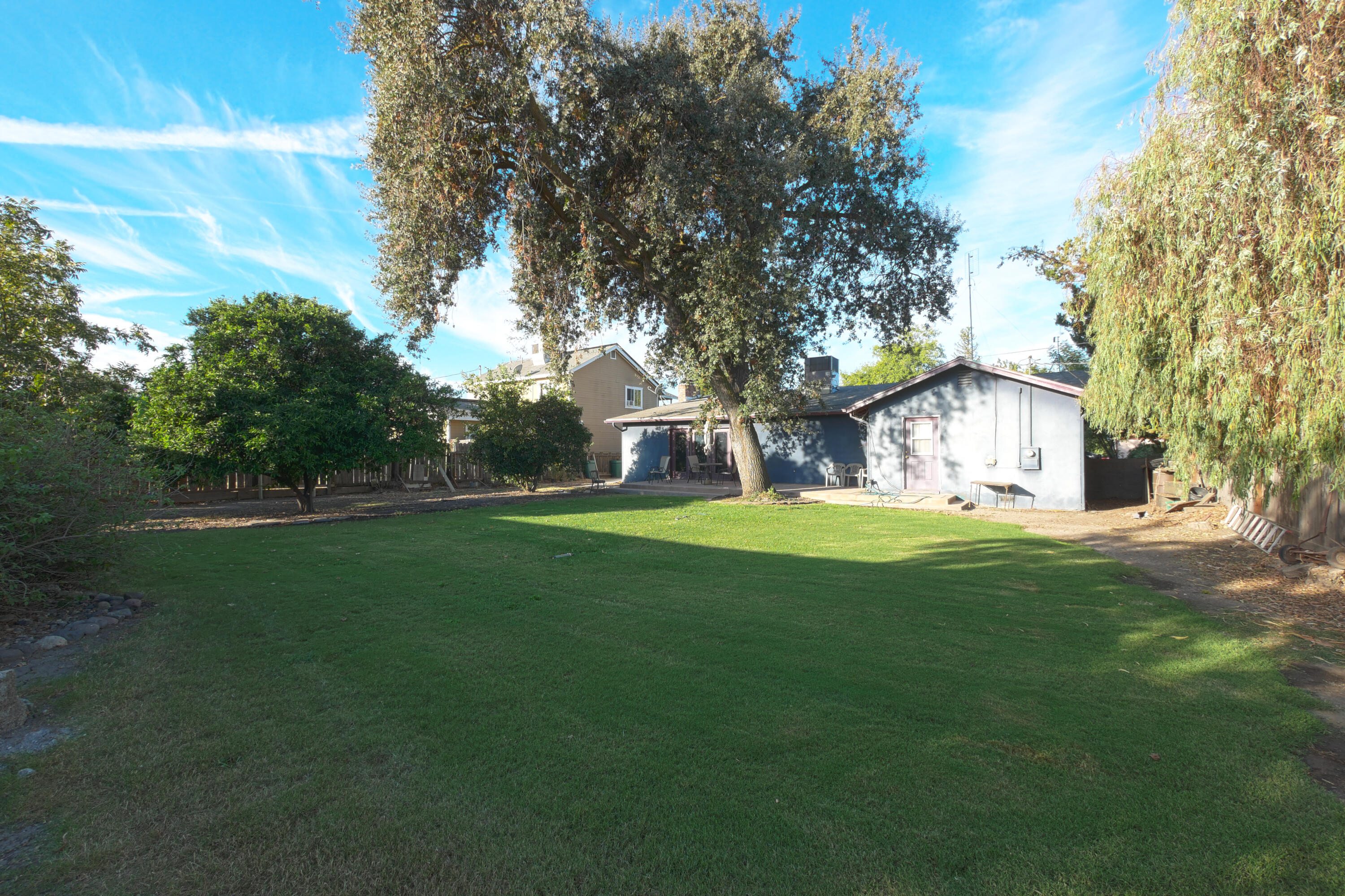 1041 Golden Gate Ave, Dos Palos, CA 93620