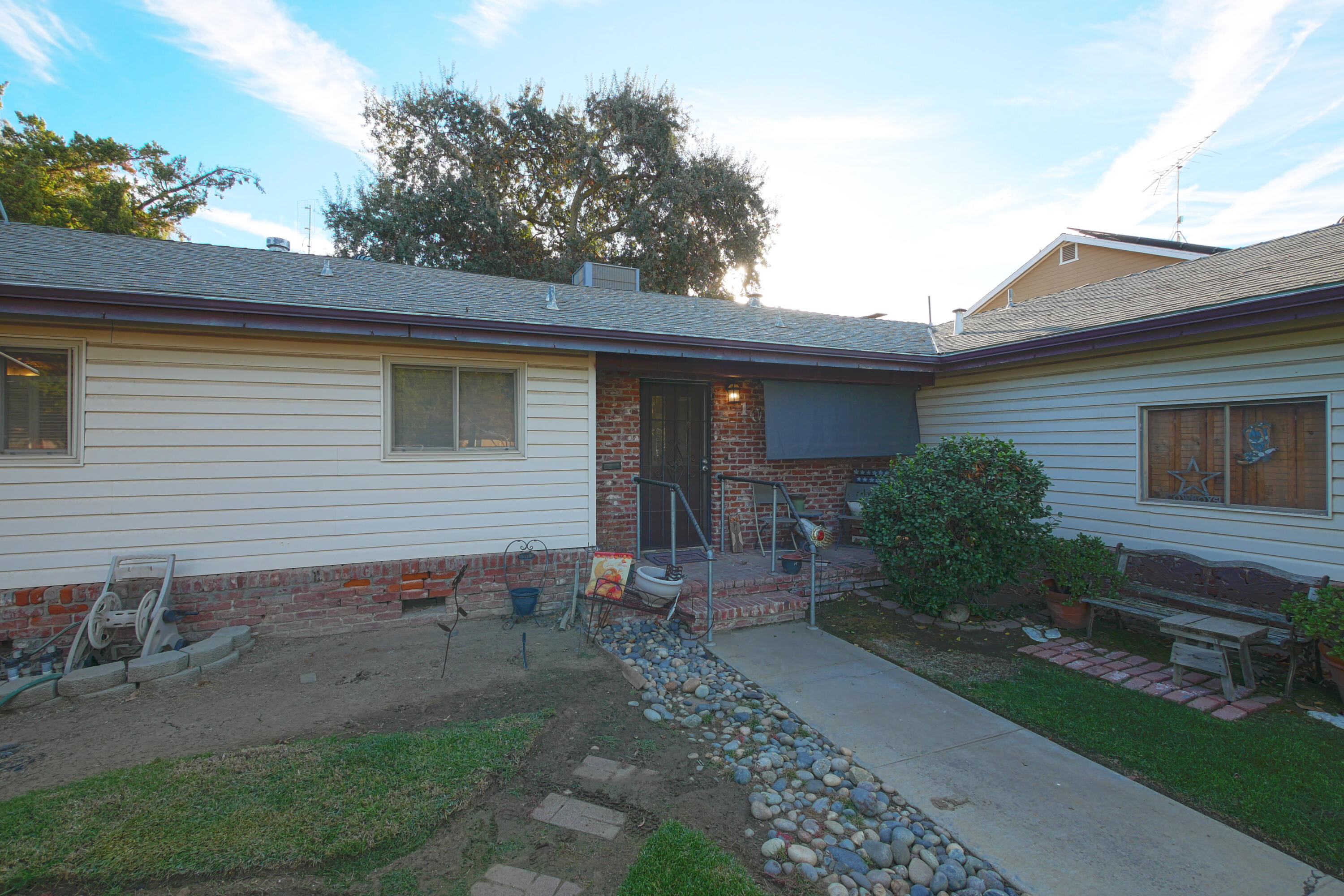 1041 Golden Gate Ave, Dos Palos, CA 93620