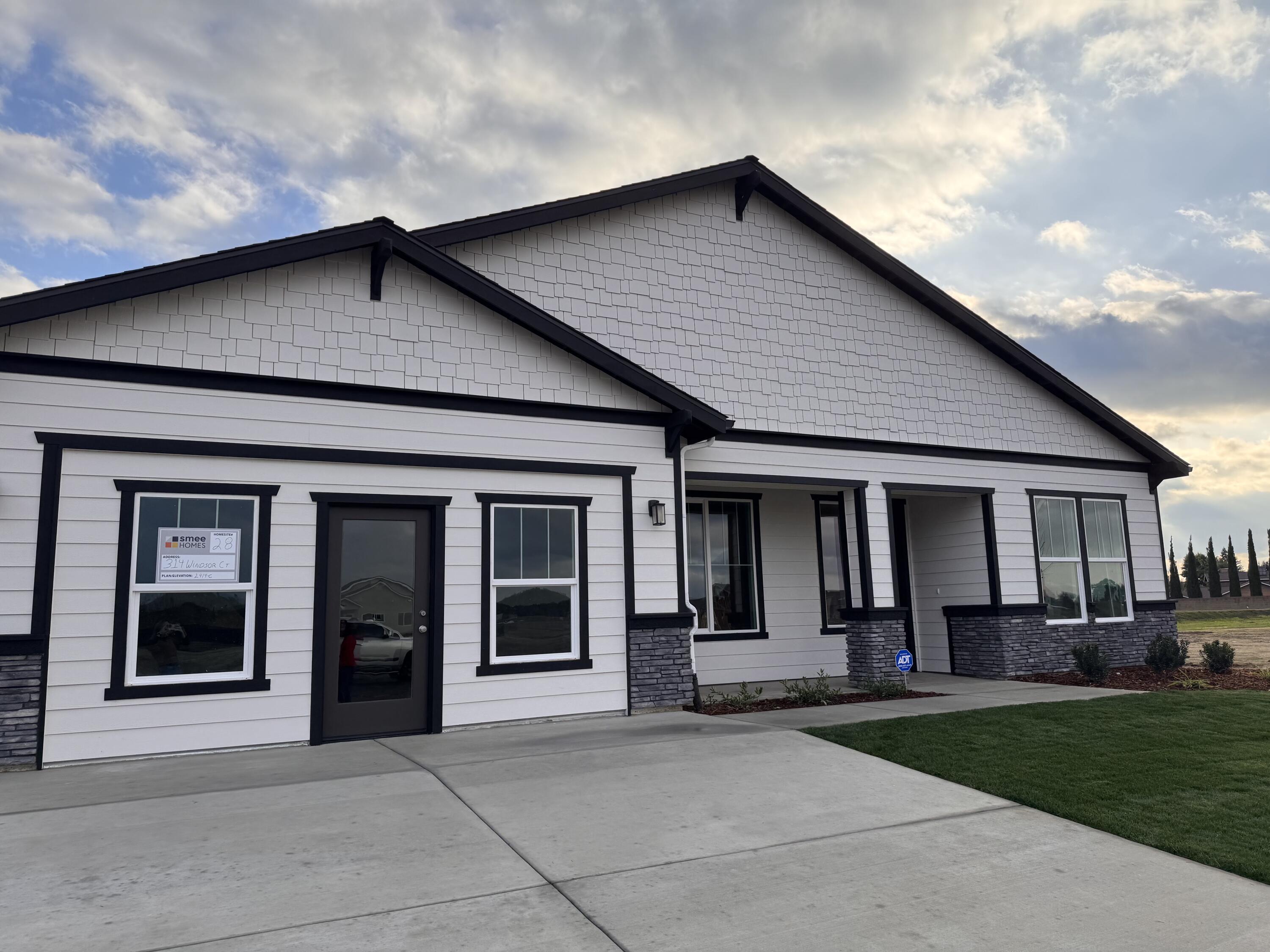 314 Windsor St, Exeter, CA 93221