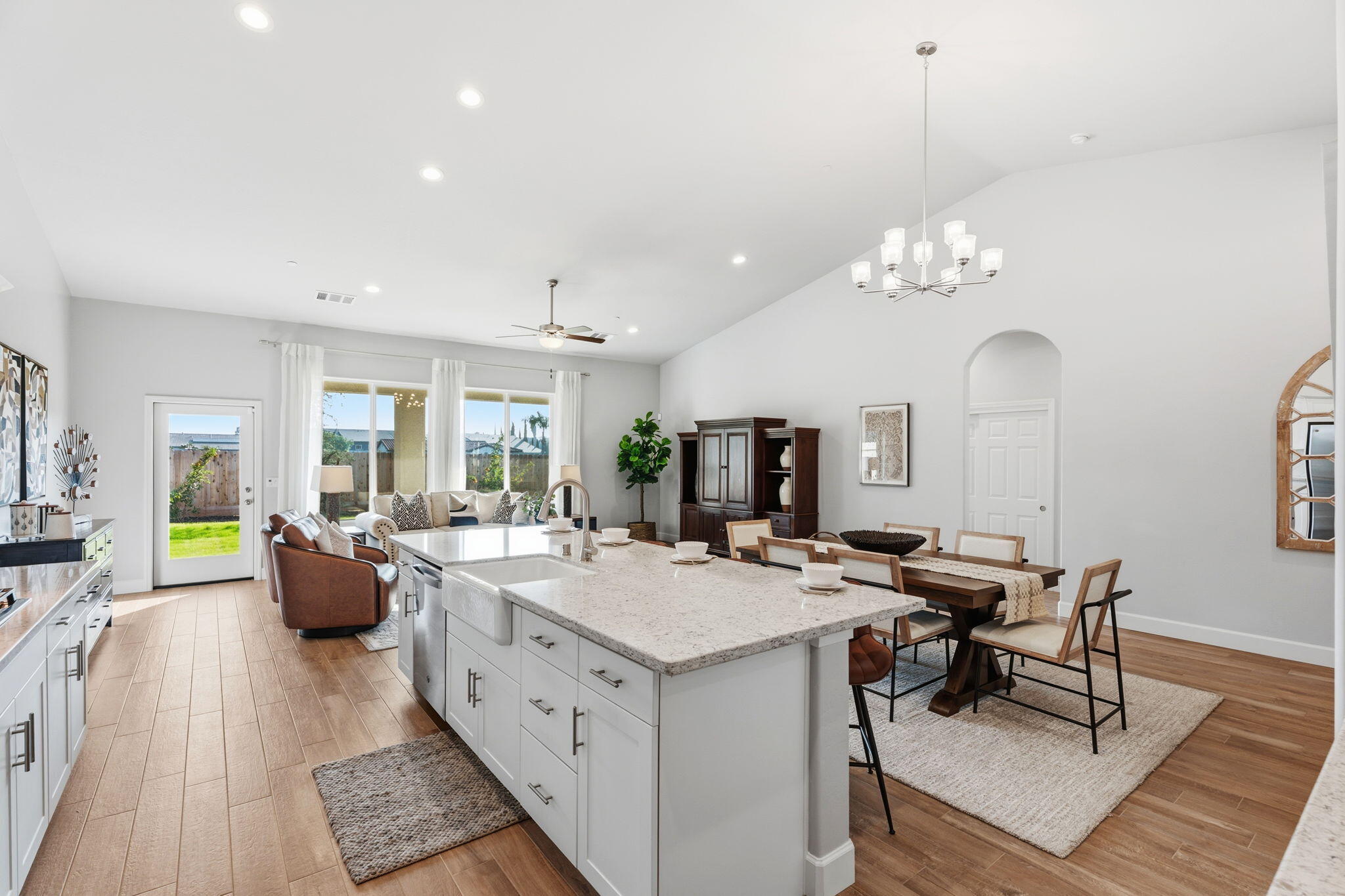 314 Windsor St, Exeter, CA 93221