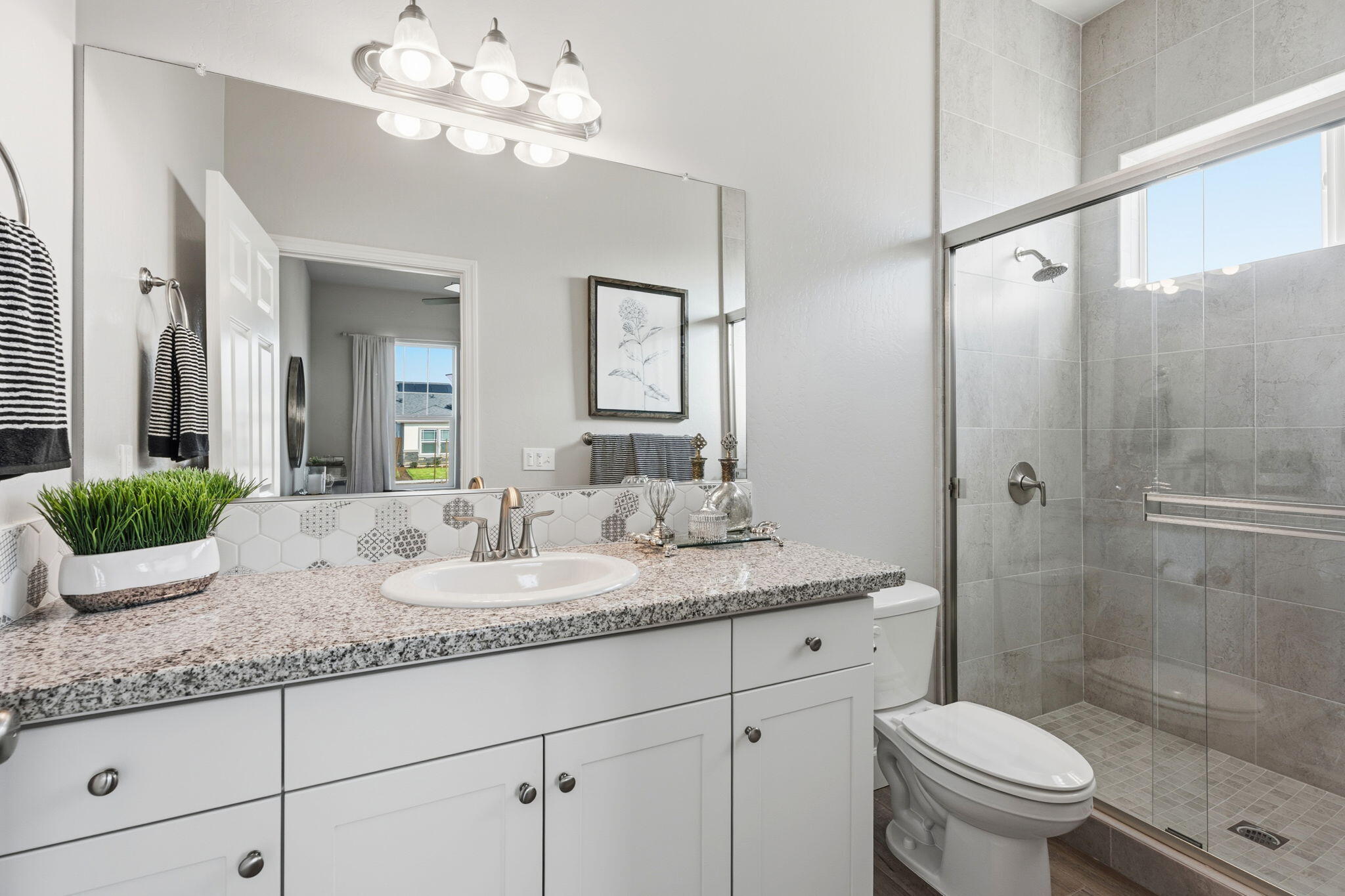 314 Windsor St, Exeter, CA 93221