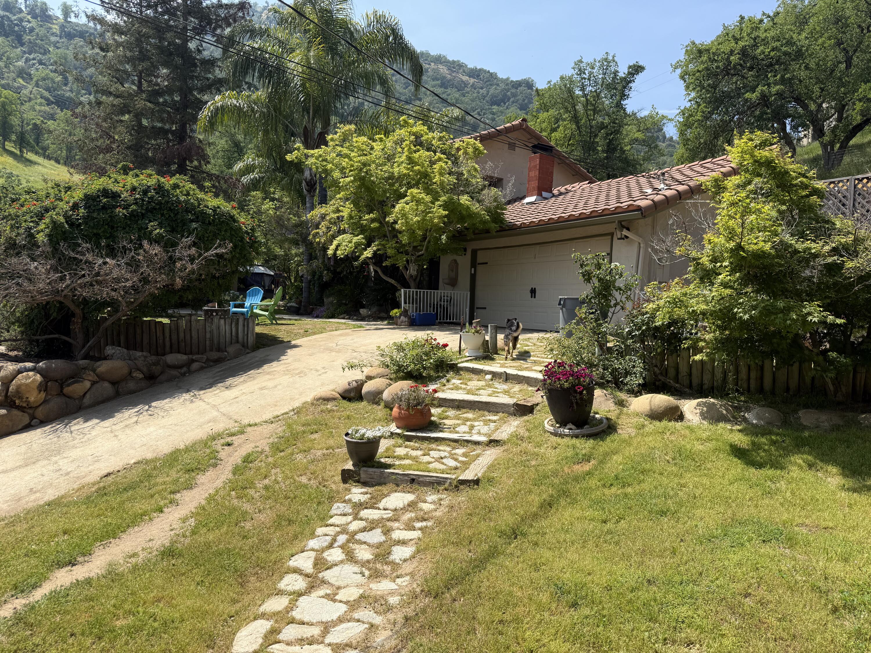 40820 Oak Ridge Dr, Three Rivers, CA 93271