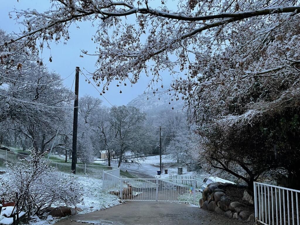 40820 Oak Ridge Dr, Three Rivers, CA 93271