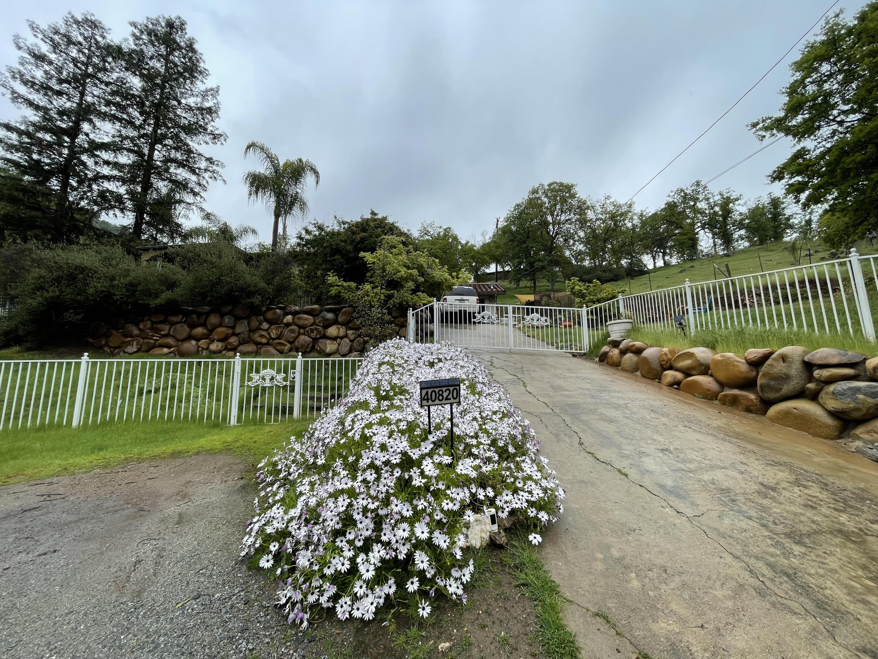 40820 Oak Ridge Dr, Three Rivers, CA 93271