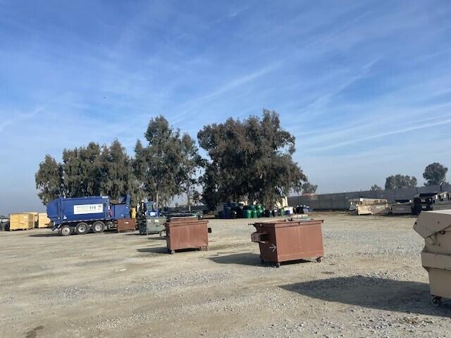 11850 Highway 99, Pixley, CA 93256