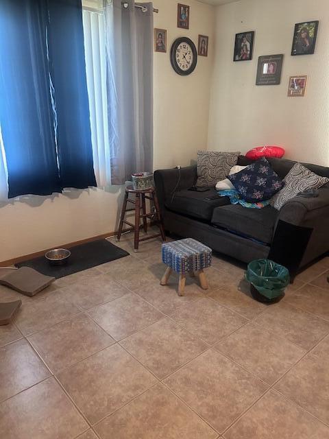 14725 Walker Rd, Poplar, CA 93257