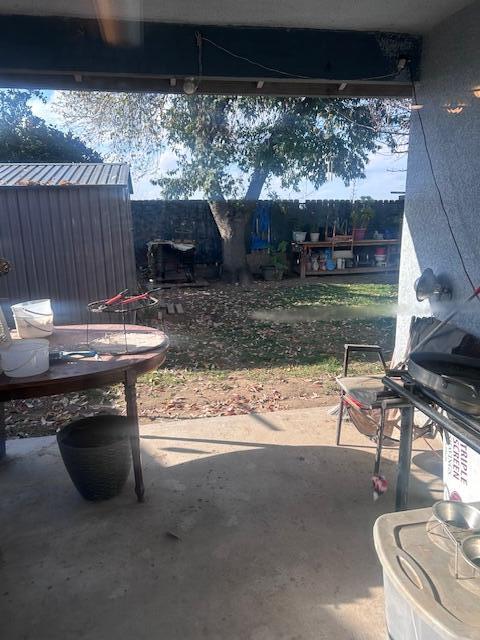 14725 Walker Rd, Poplar, CA 93257