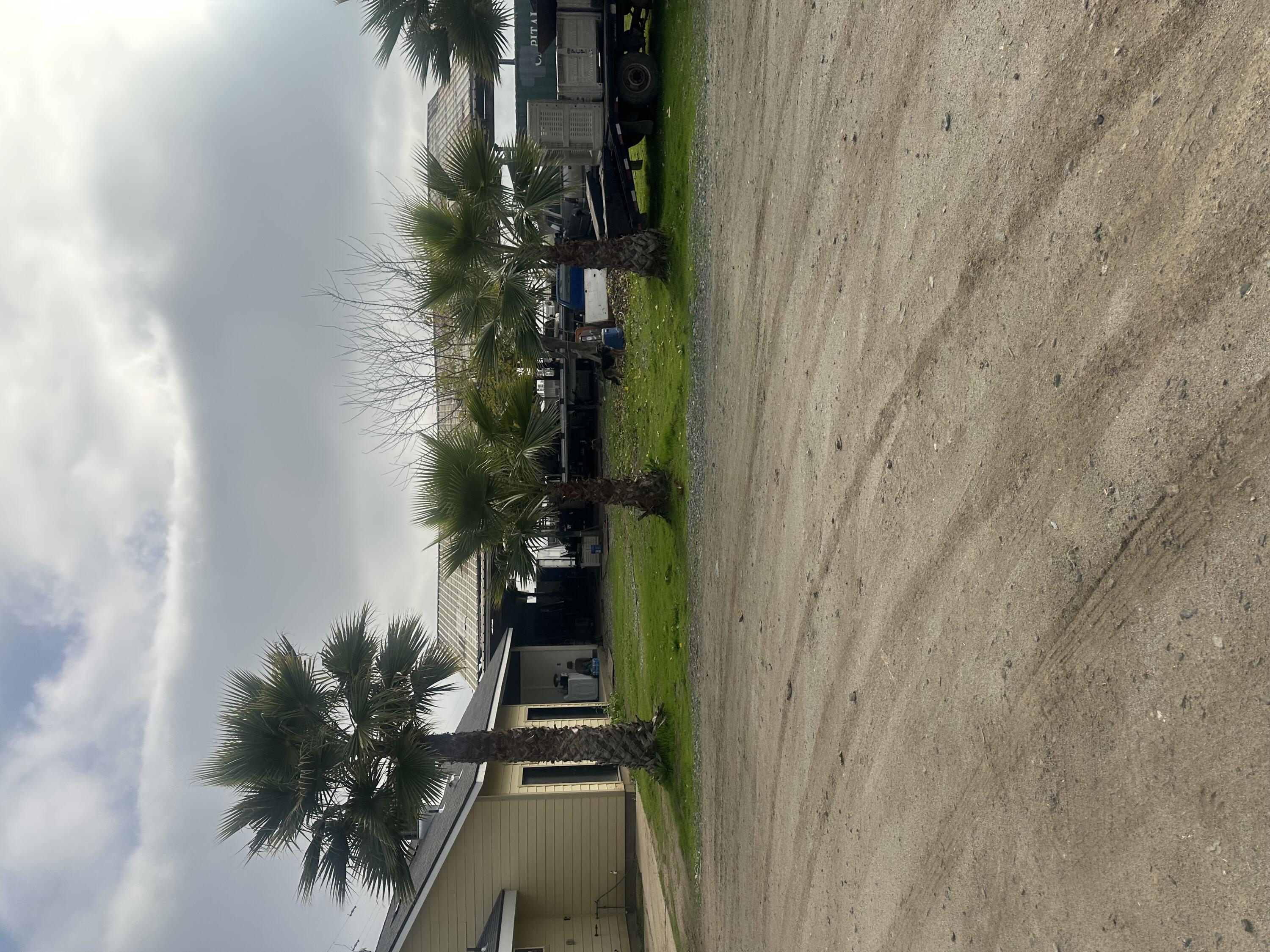 19049 Ave 242, Lindsay, CA 93247