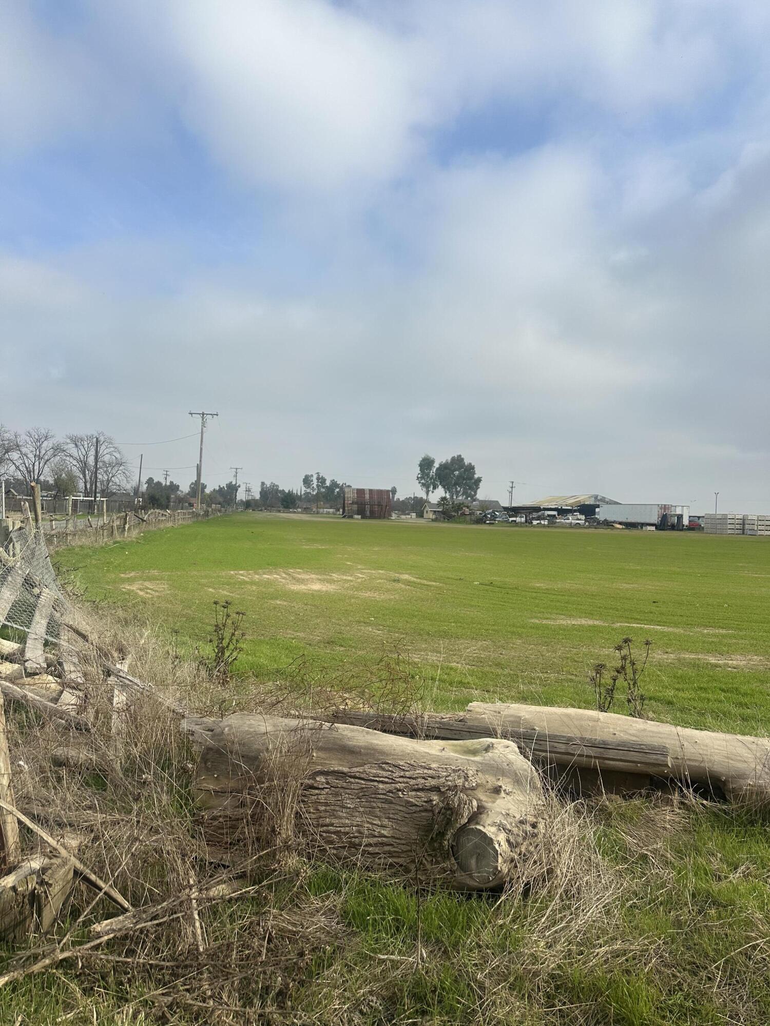 19049 Ave 242, Lindsay, CA 93247