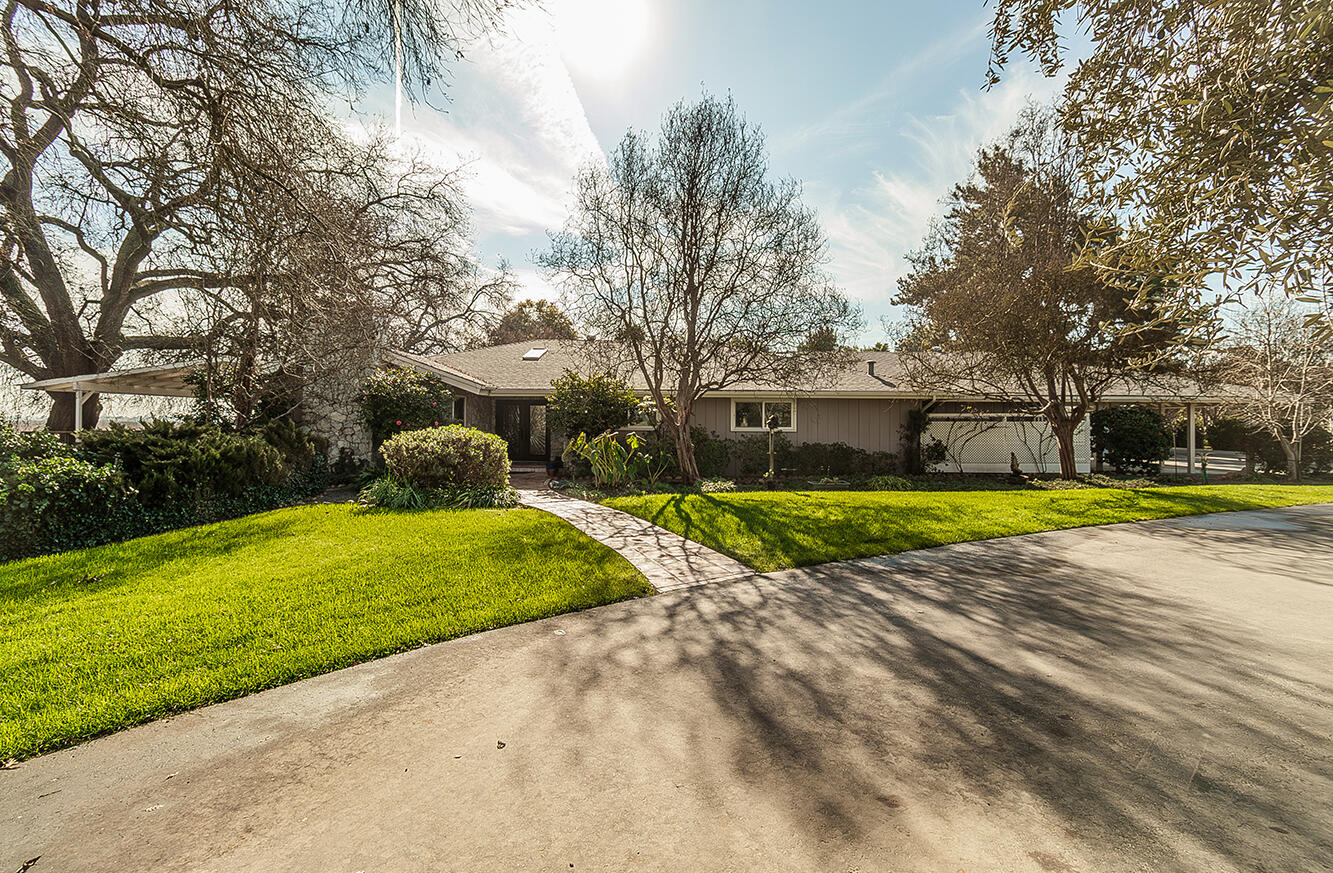 3670 S Newmark Ave, Sanger, CA 93657