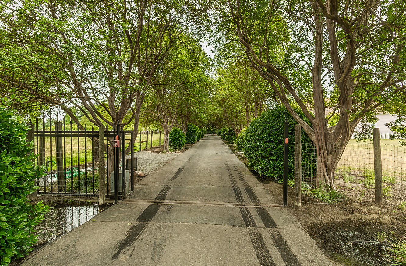 3670 S Newmark Ave, Sanger, CA 93657