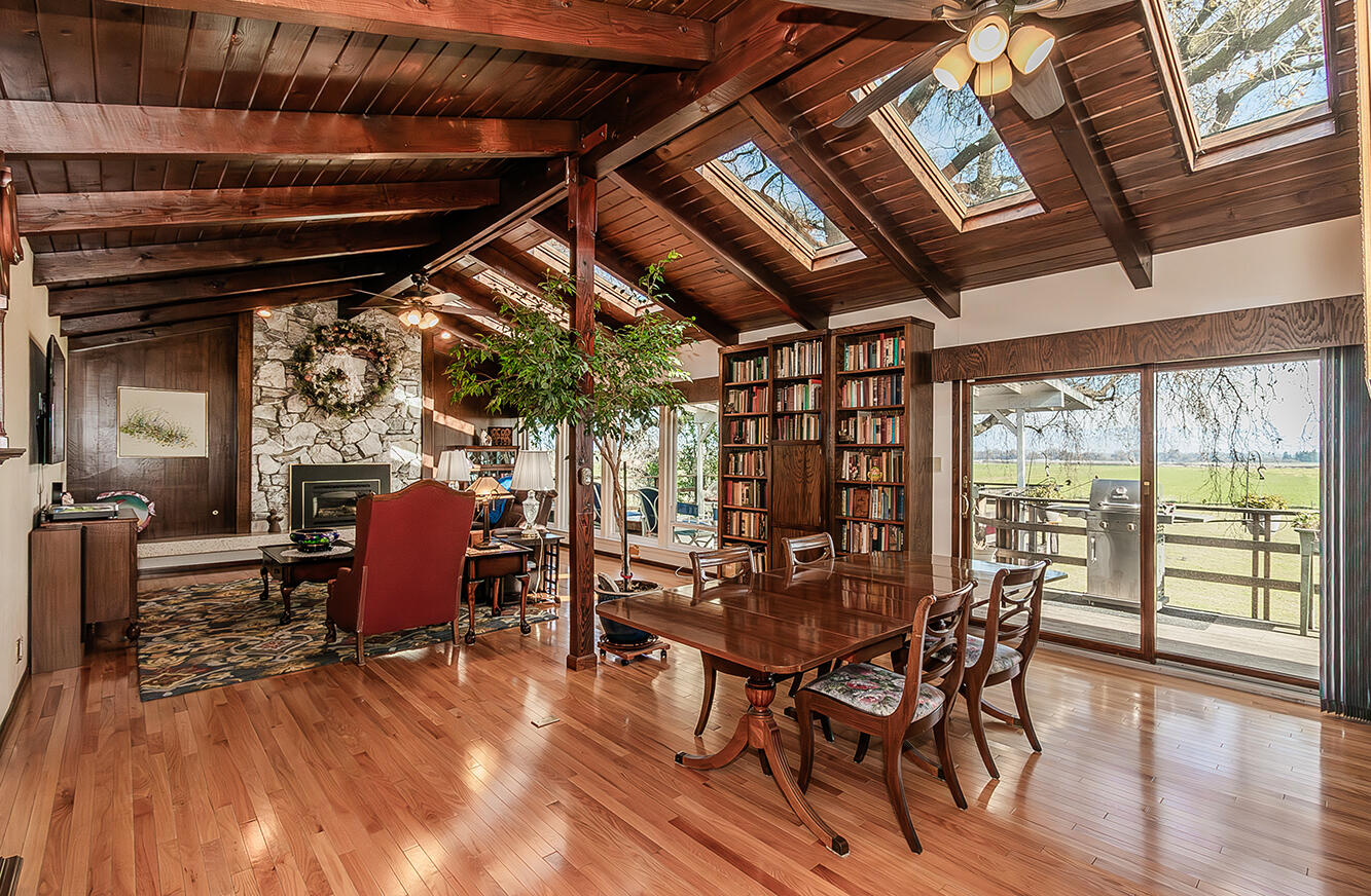 3670 S Newmark Ave, Sanger, CA 93657