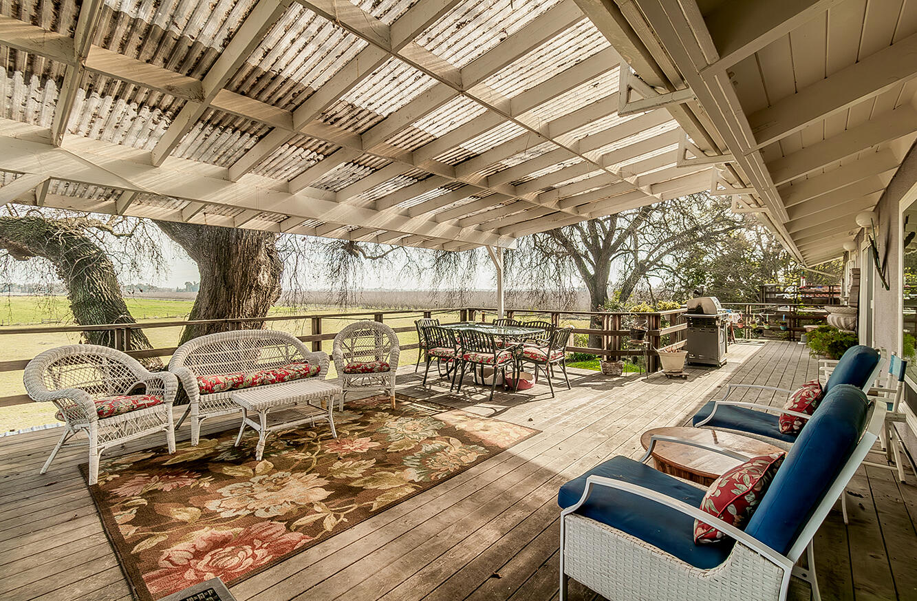 3670 S Newmark Ave, Sanger, CA 93657