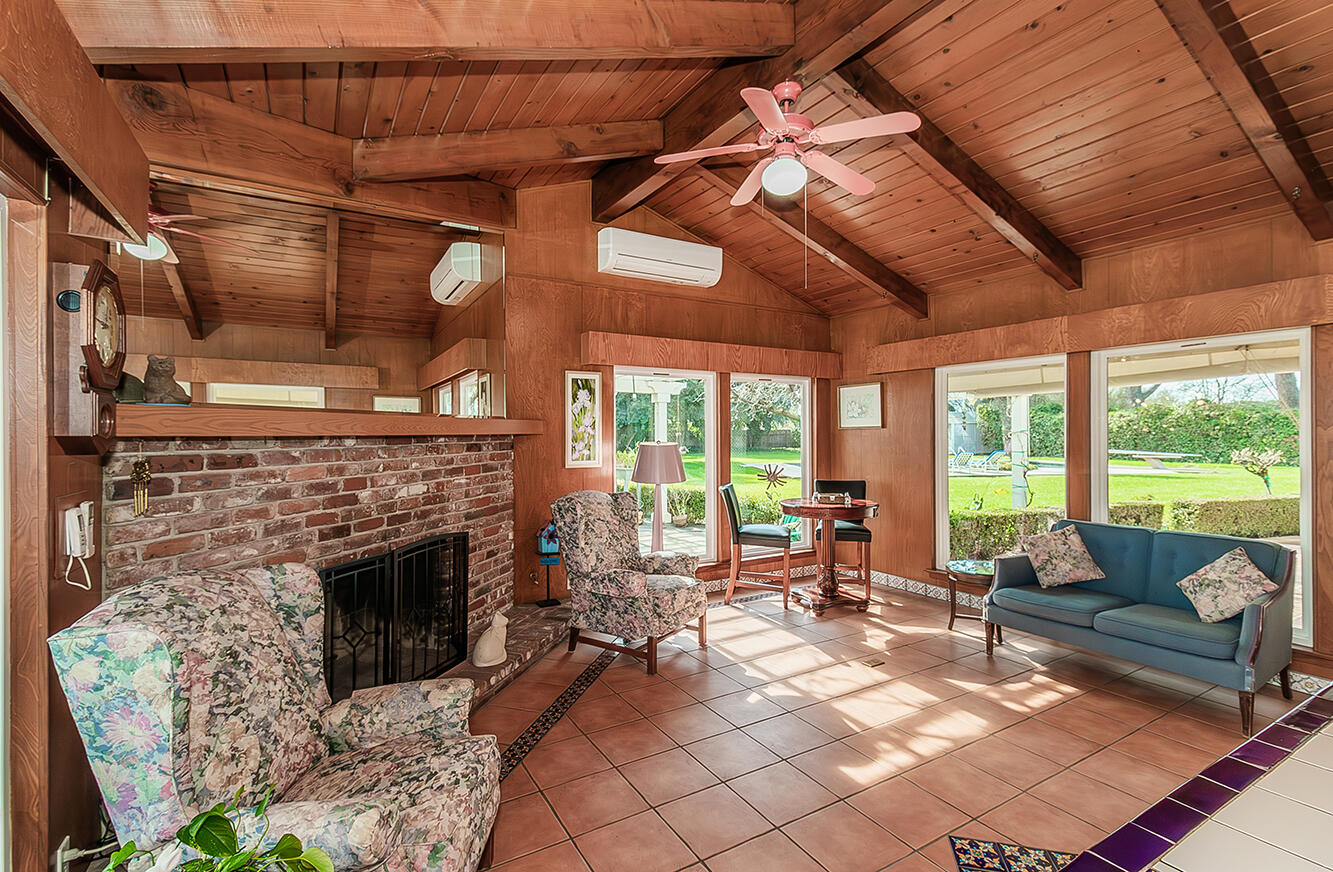 3670 S Newmark Ave, Sanger, CA 93657