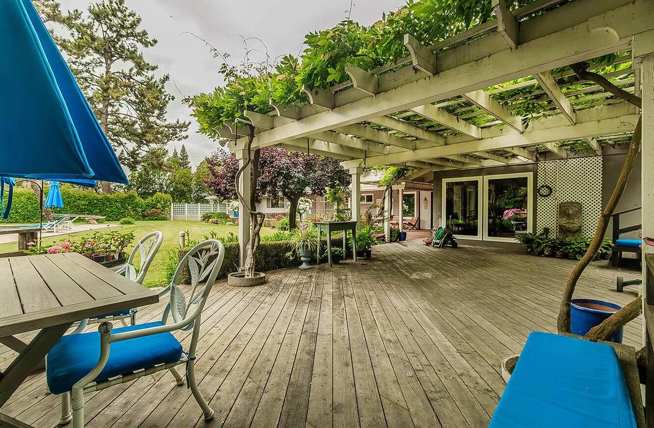 3670 S Newmark Ave, Sanger, CA 93657