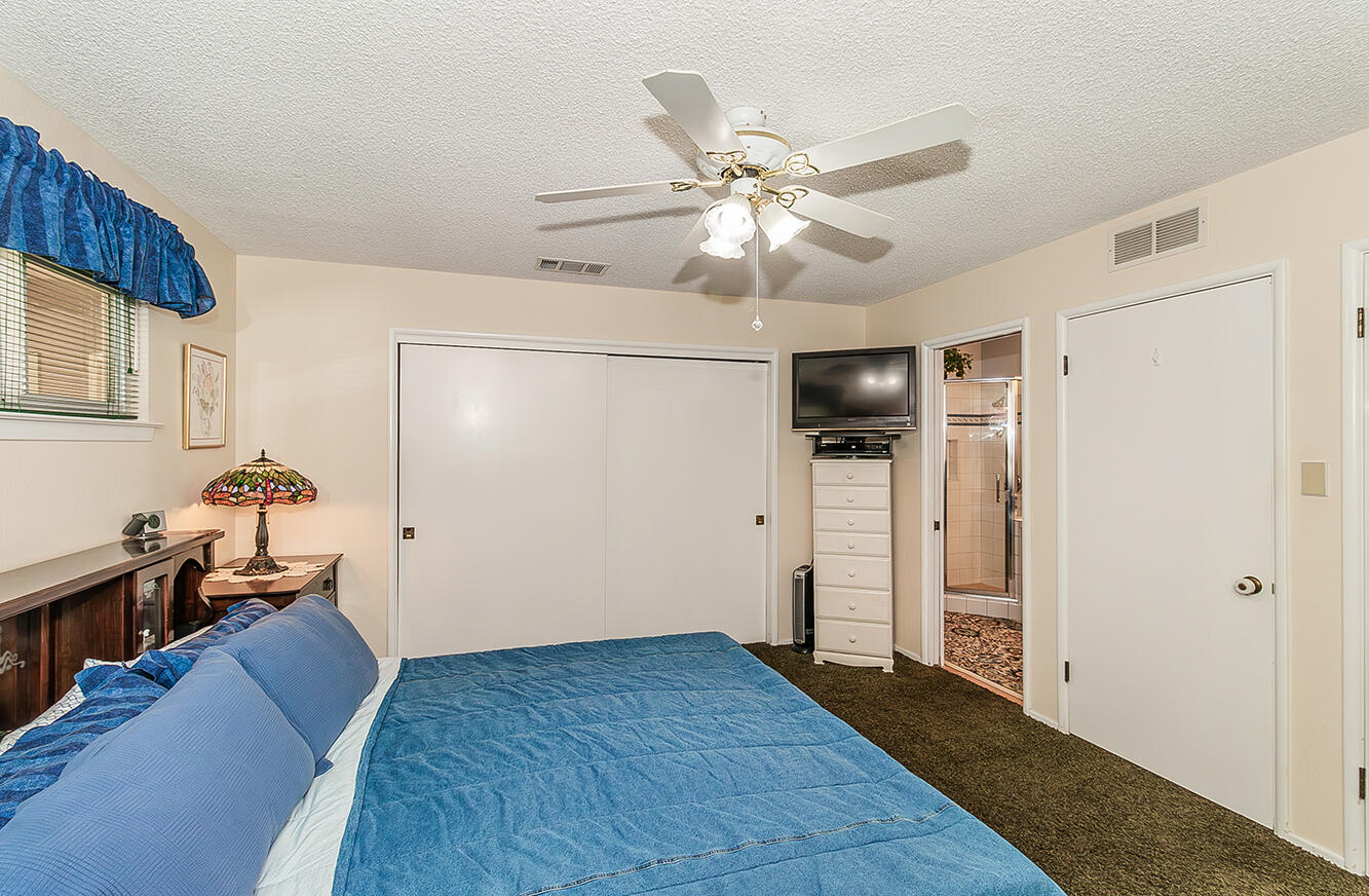 3670 S Newmark Ave, Sanger, CA 93657