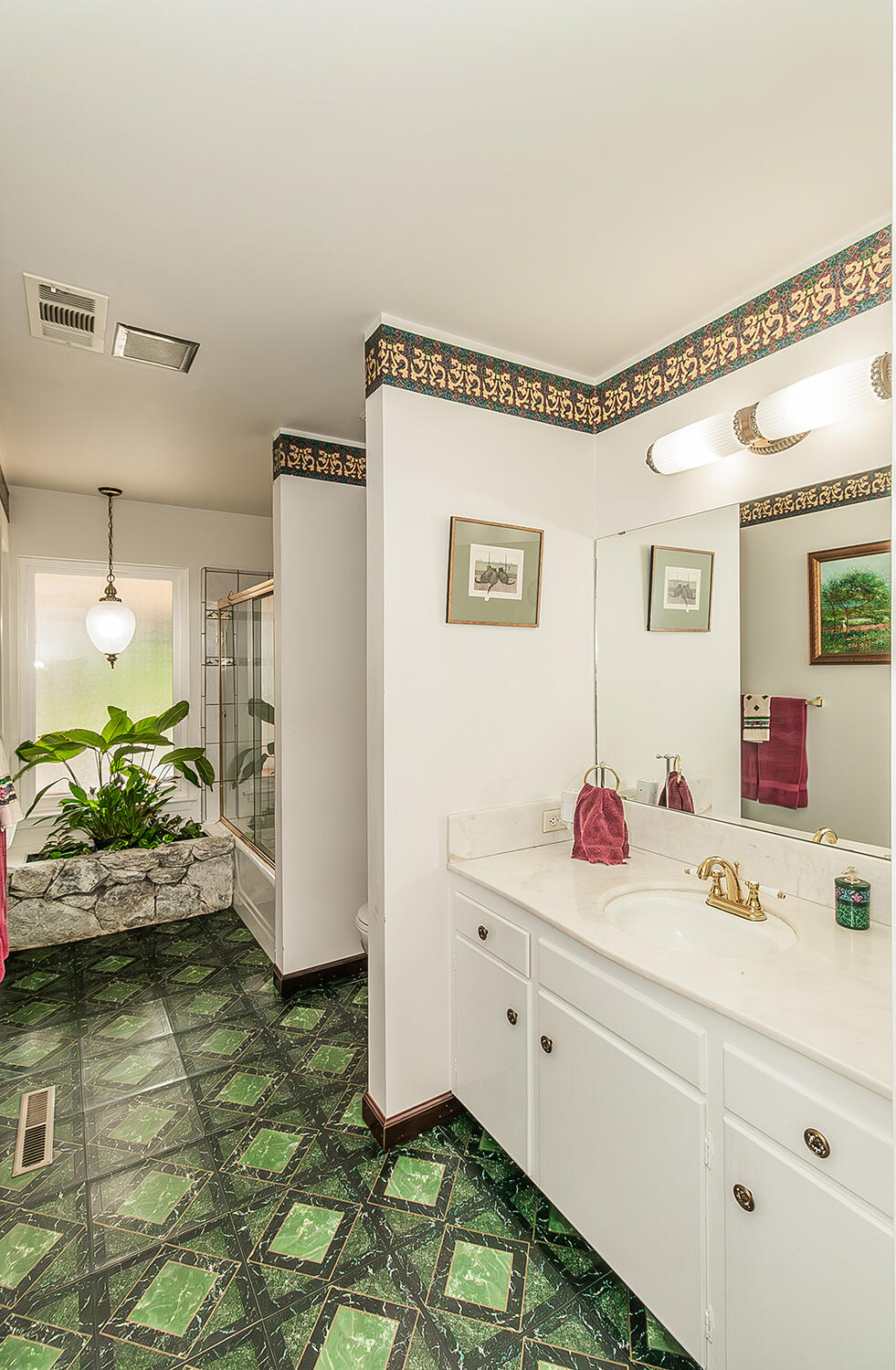 3670 S Newmark Ave, Sanger, CA 93657