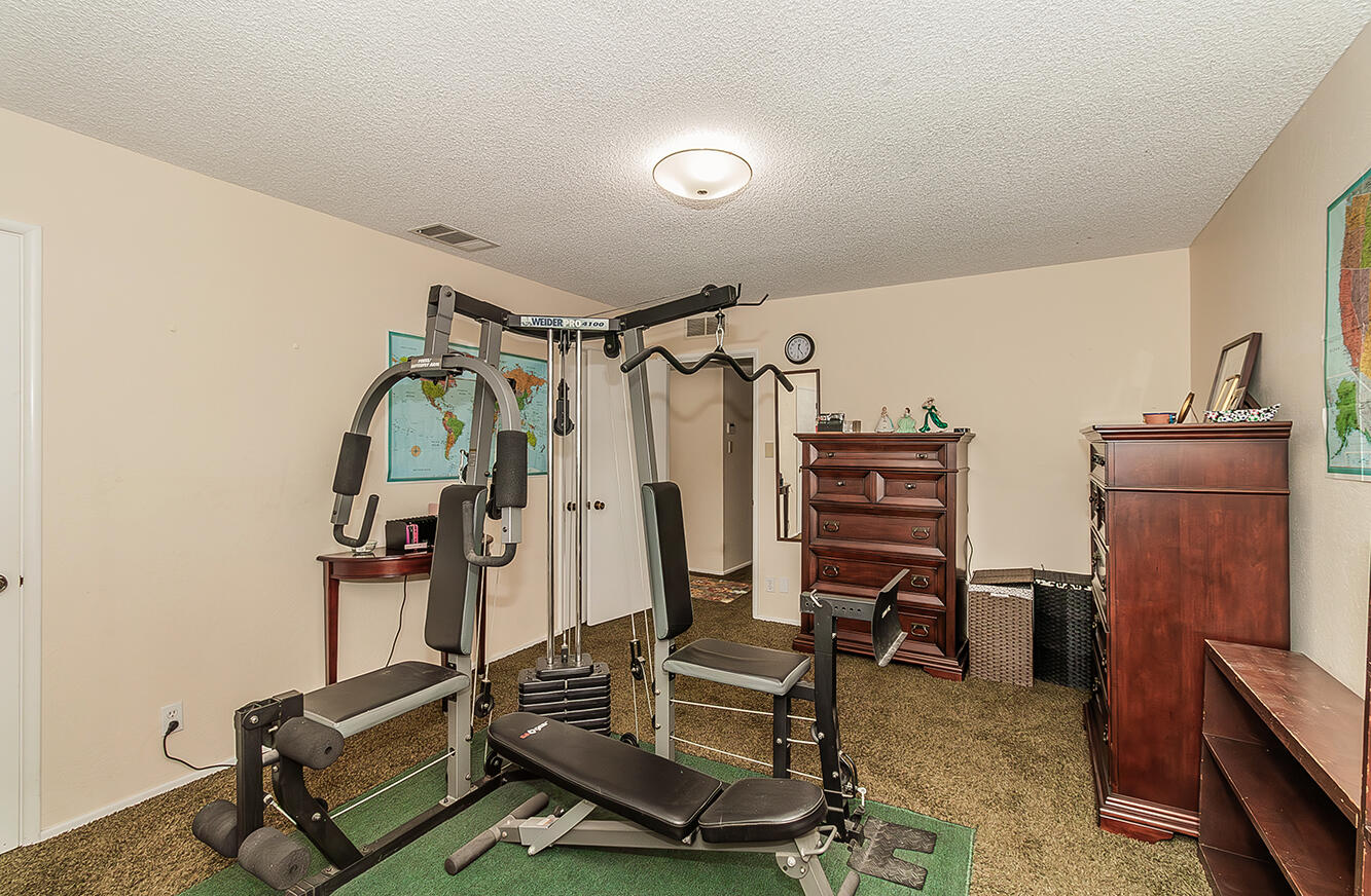 3670 S Newmark Ave, Sanger, CA 93657