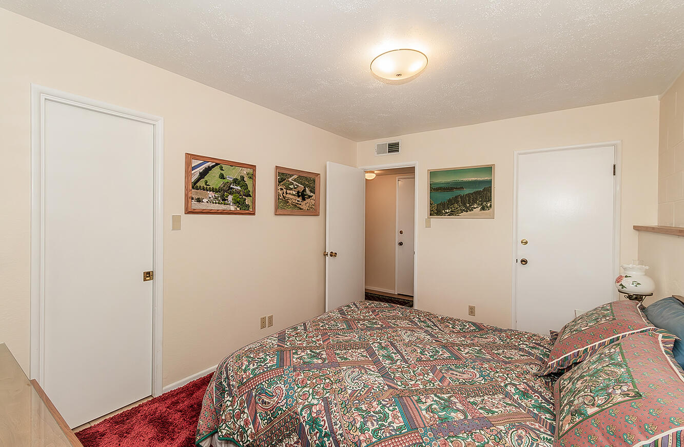 3670 S Newmark Ave, Sanger, CA 93657