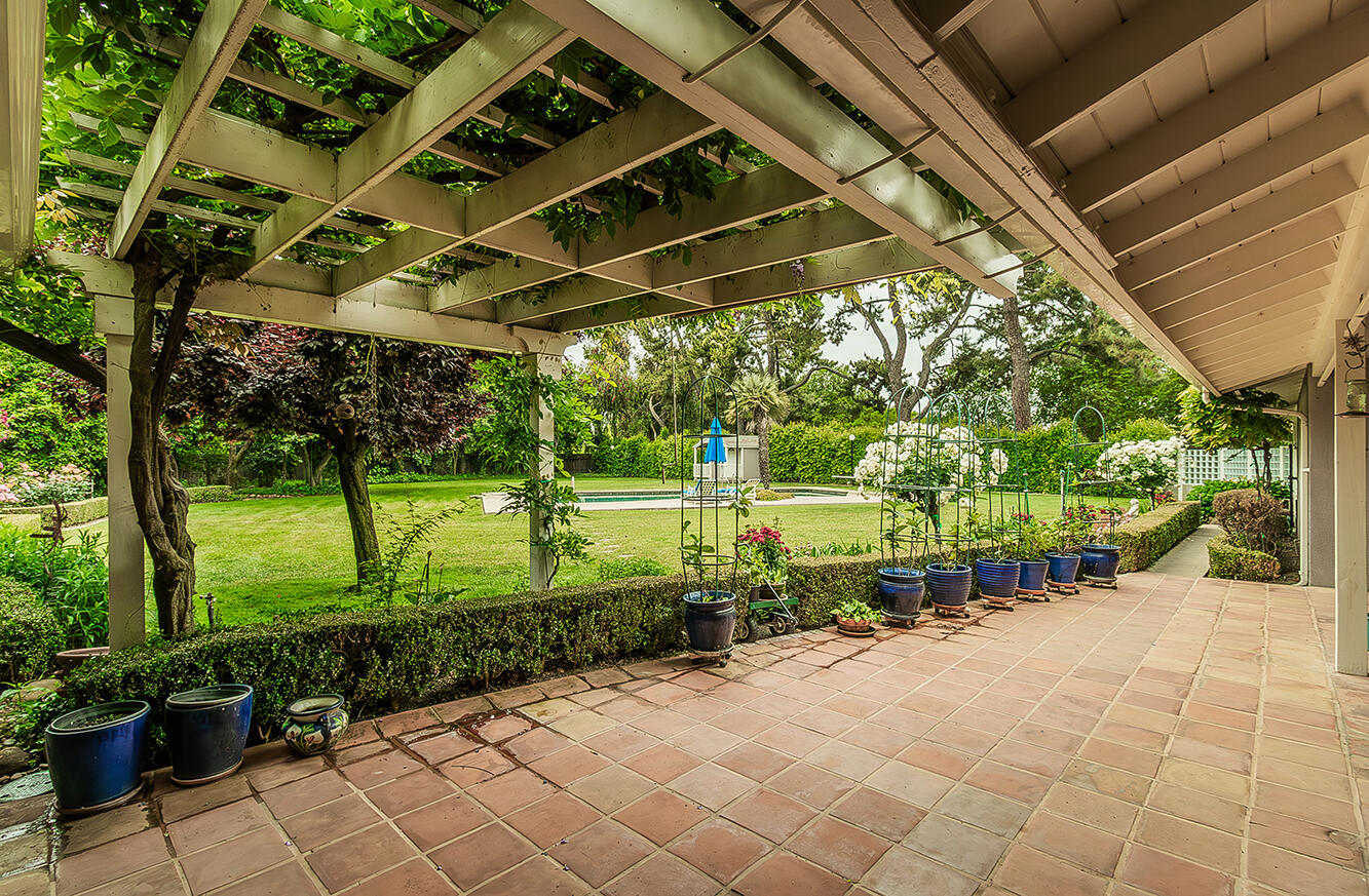 3670 S Newmark Ave, Sanger, CA 93657