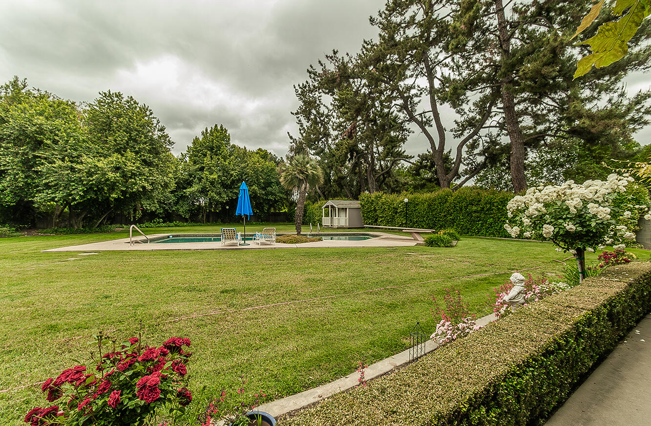 3670 S Newmark Ave, Sanger, CA 93657