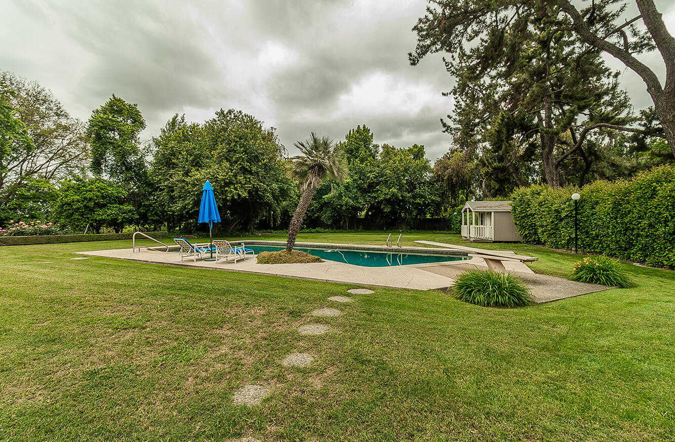 3670 S Newmark Ave, Sanger, CA 93657