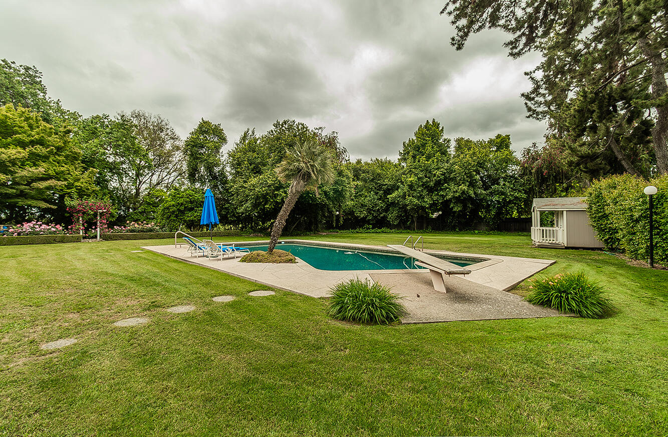 3670 S Newmark Ave, Sanger, CA 93657