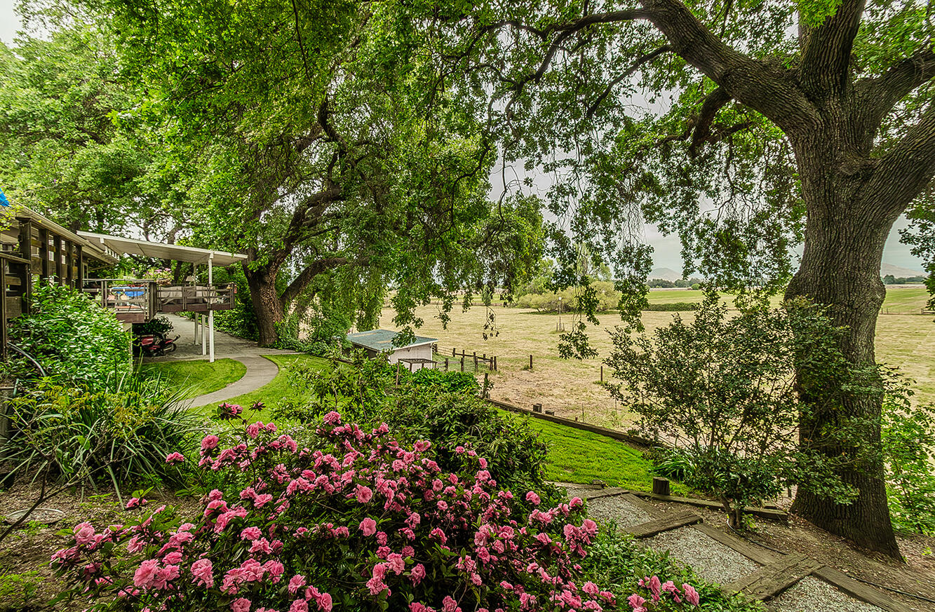 3670 S Newmark Ave, Sanger, CA 93657