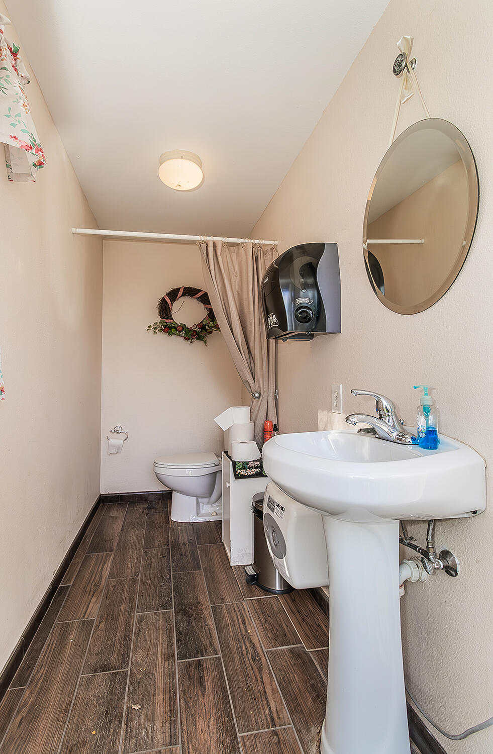 3670 S Newmark Ave, Sanger, CA 93657