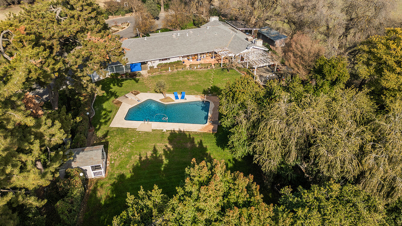 3670 S Newmark Ave, Sanger, CA 93657