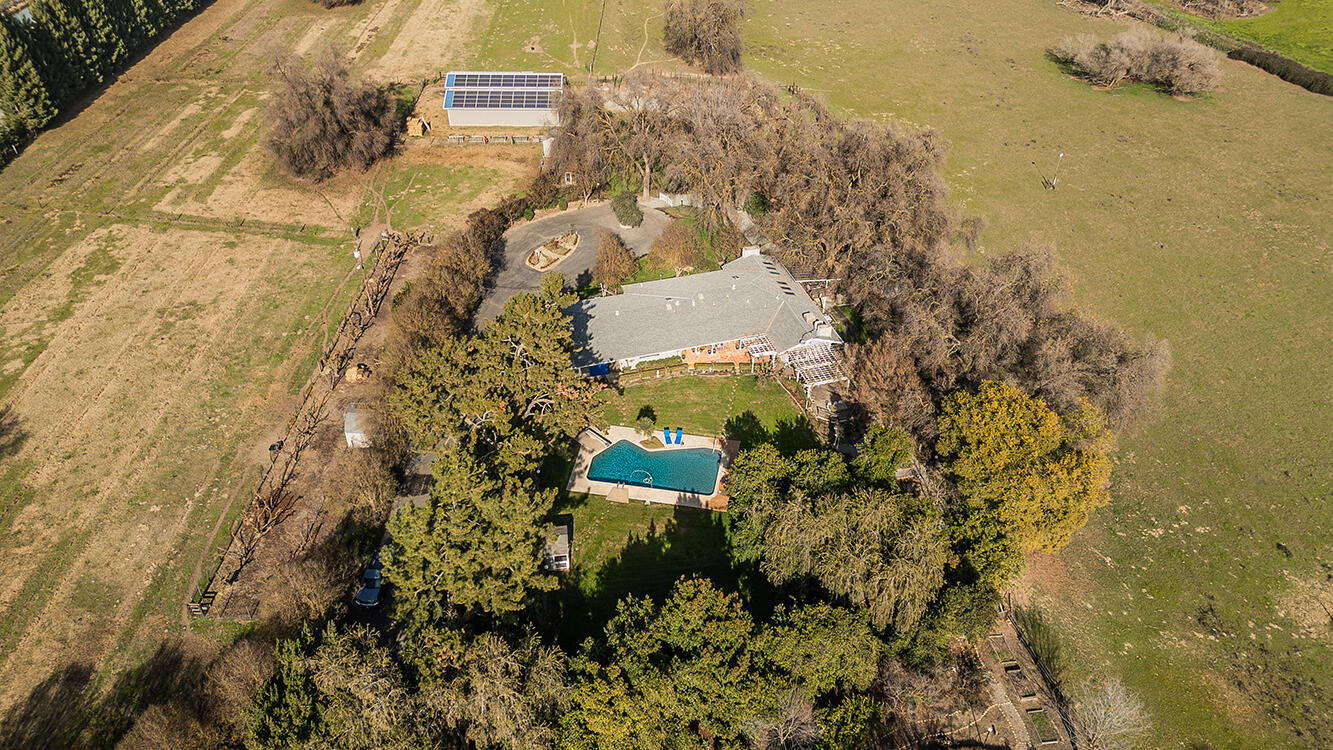 3670 S Newmark Ave, Sanger, CA 93657