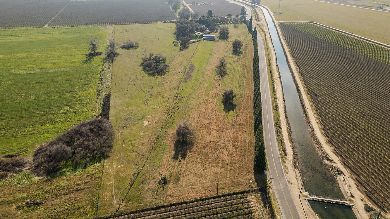 3670 S Newmark Ave, Sanger, CA 93657