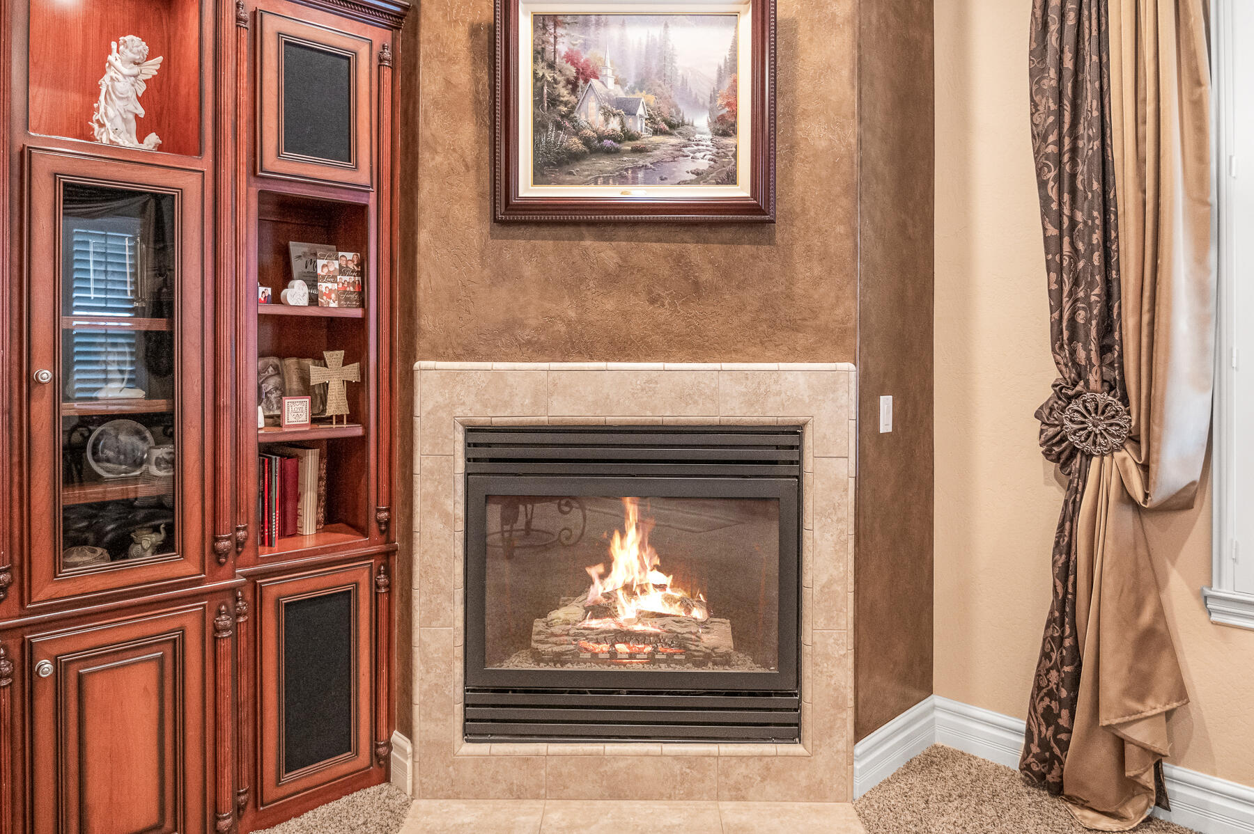 382 Hemmingway Ct, Tulare, CA 93274