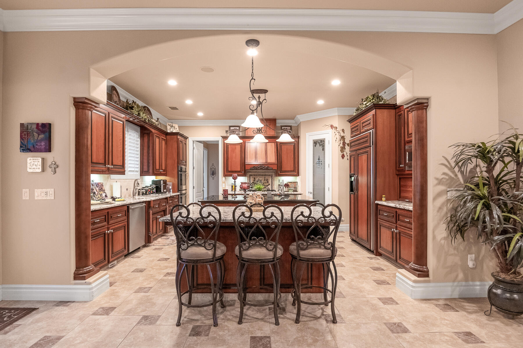 382 Hemmingway Ct, Tulare, CA 93274