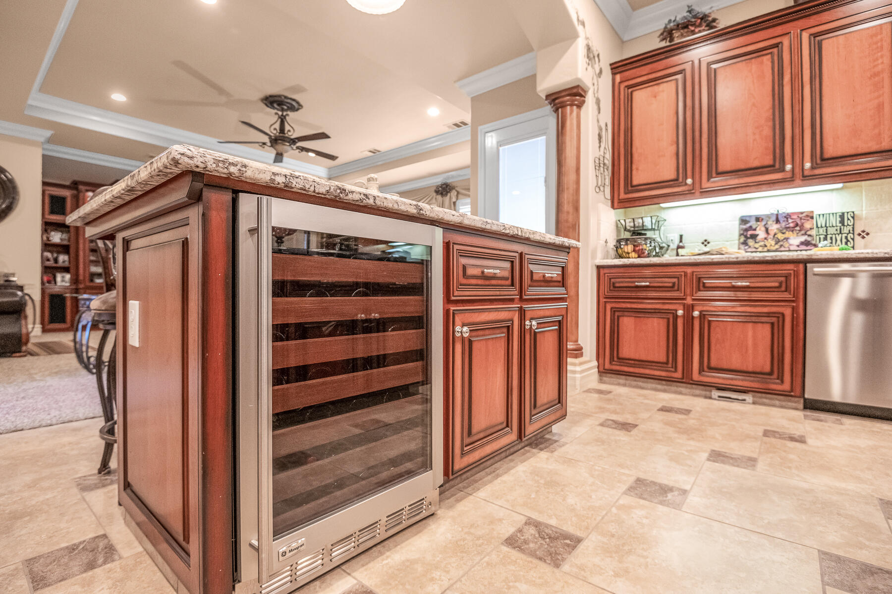 382 Hemmingway Ct, Tulare, CA 93274