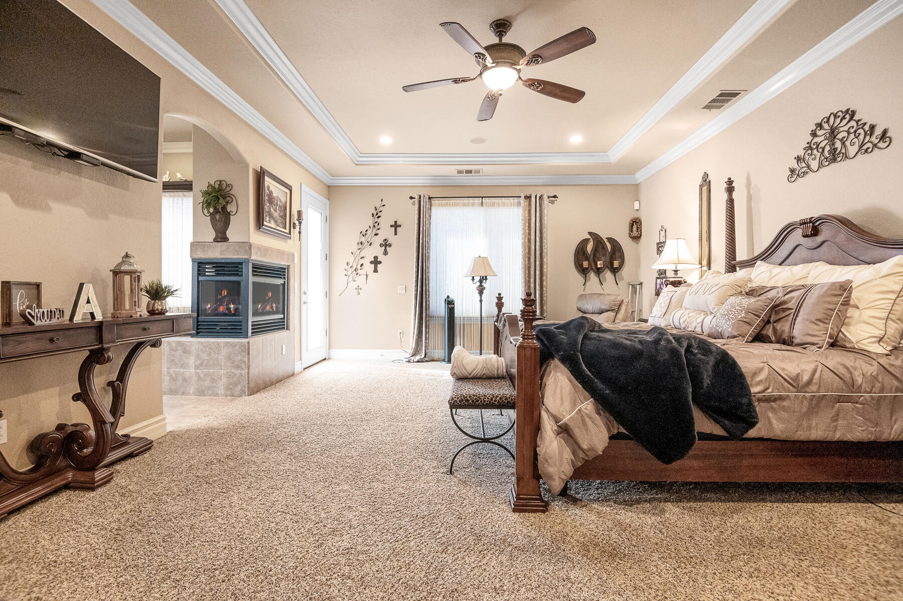 382 Hemmingway Ct, Tulare, CA 93274