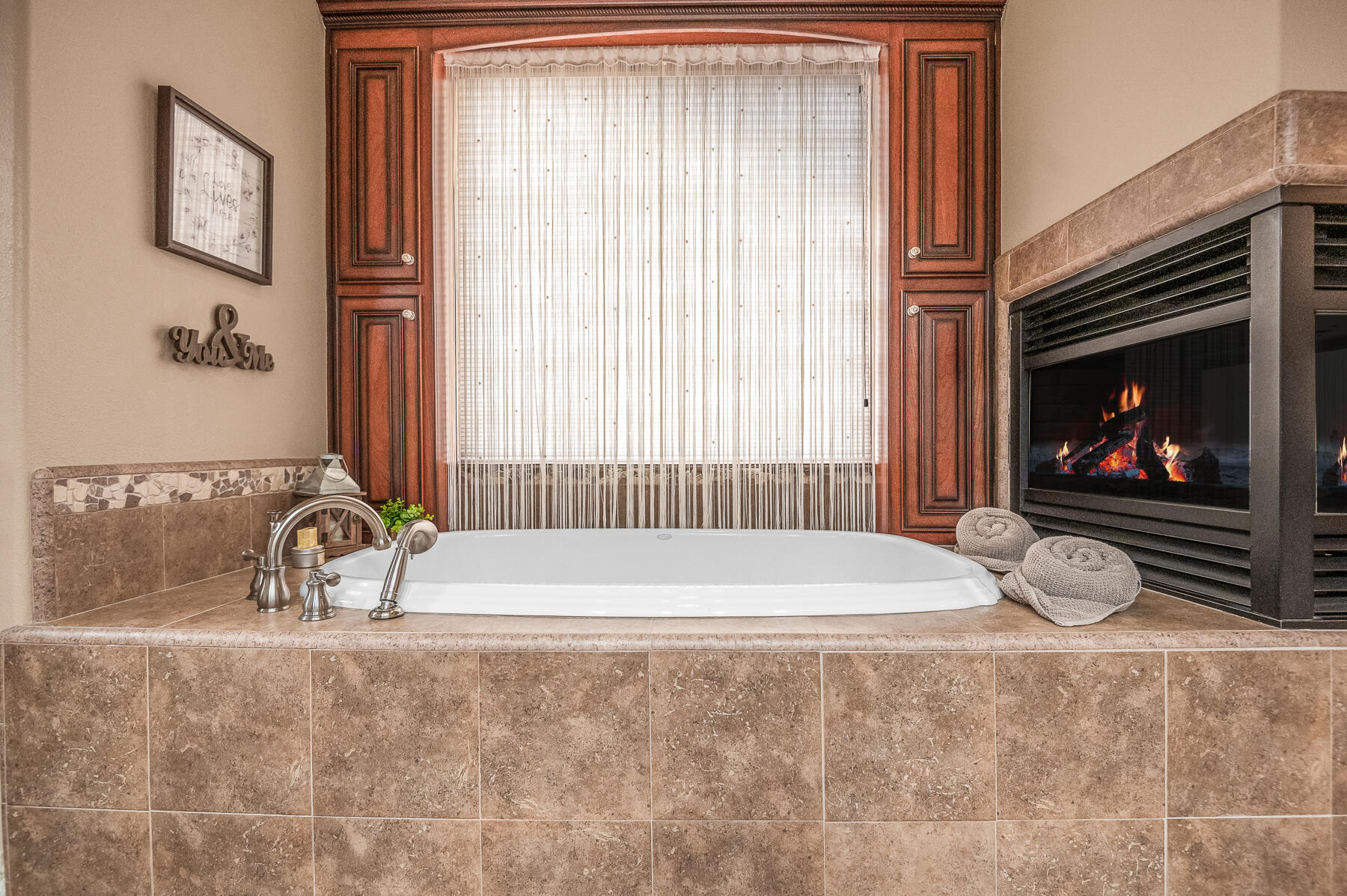 382 Hemmingway Ct, Tulare, CA 93274