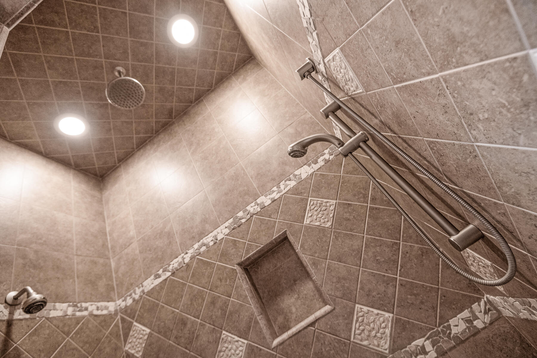 382 Hemmingway Ct, Tulare, CA 93274