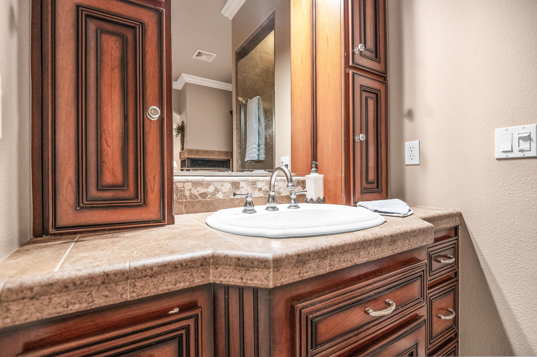 382 Hemmingway Ct, Tulare, CA 93274