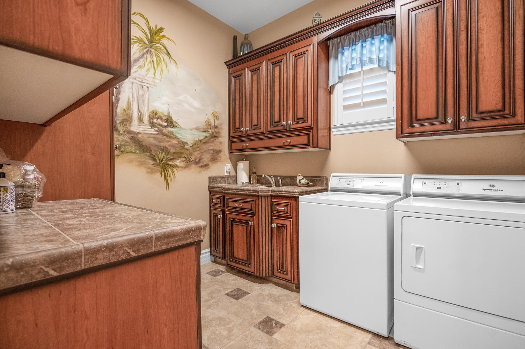 382 Hemmingway Ct, Tulare, CA 93274