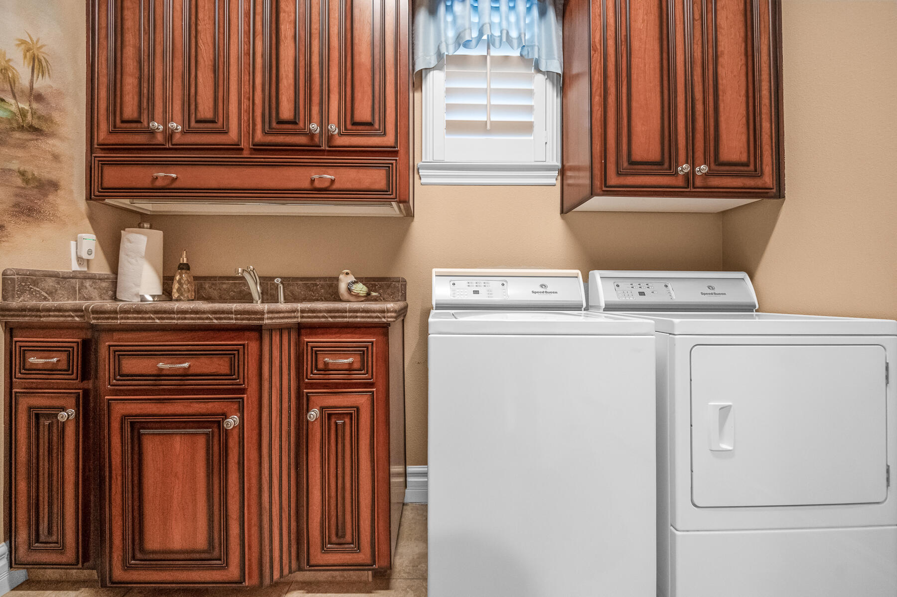 382 Hemmingway Ct, Tulare, CA 93274