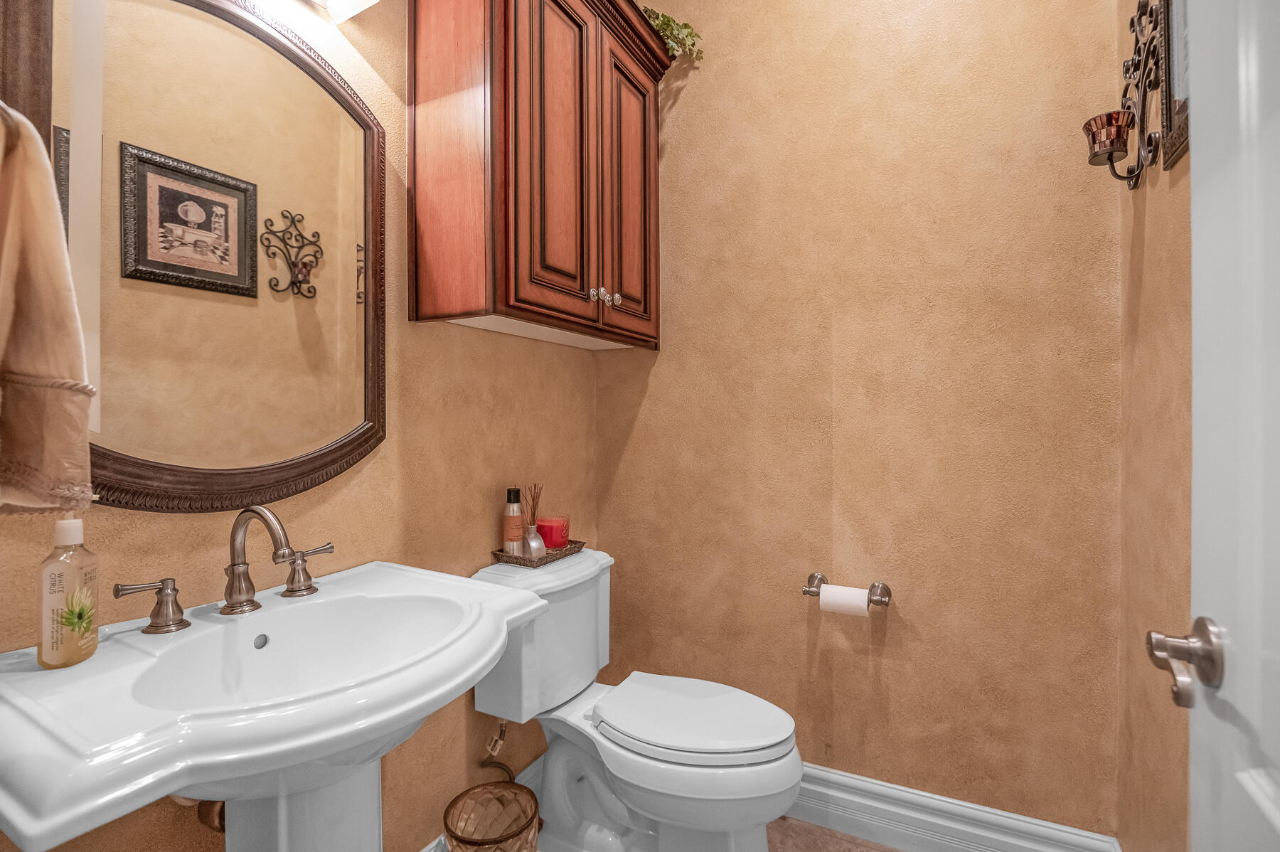 382 Hemmingway Ct, Tulare, CA 93274