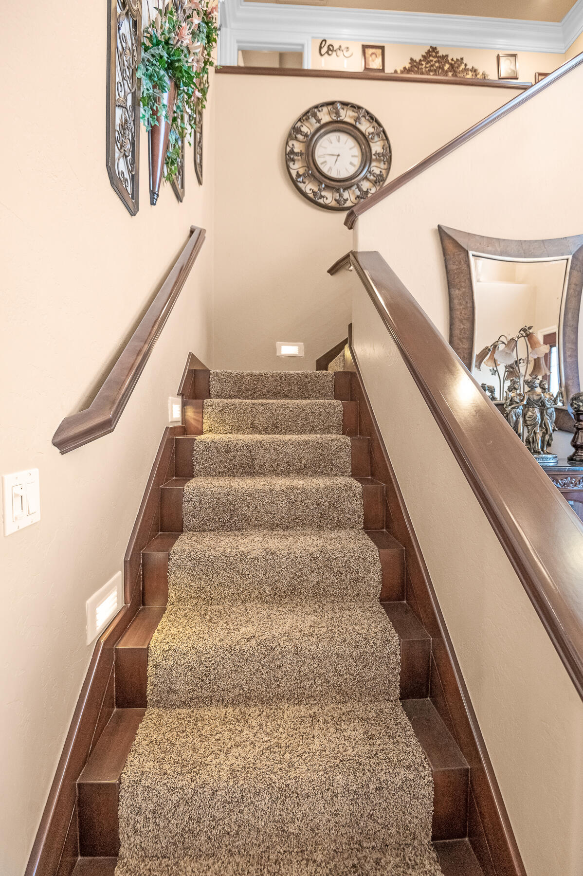 382 Hemmingway Ct, Tulare, CA 93274