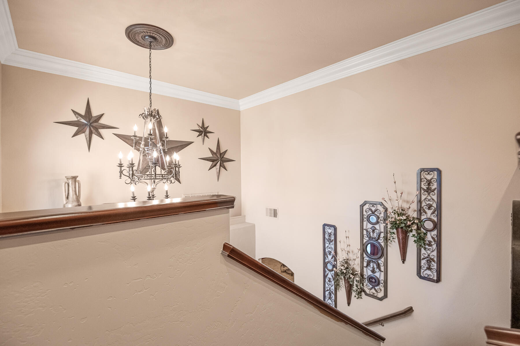 382 Hemmingway Ct, Tulare, CA 93274