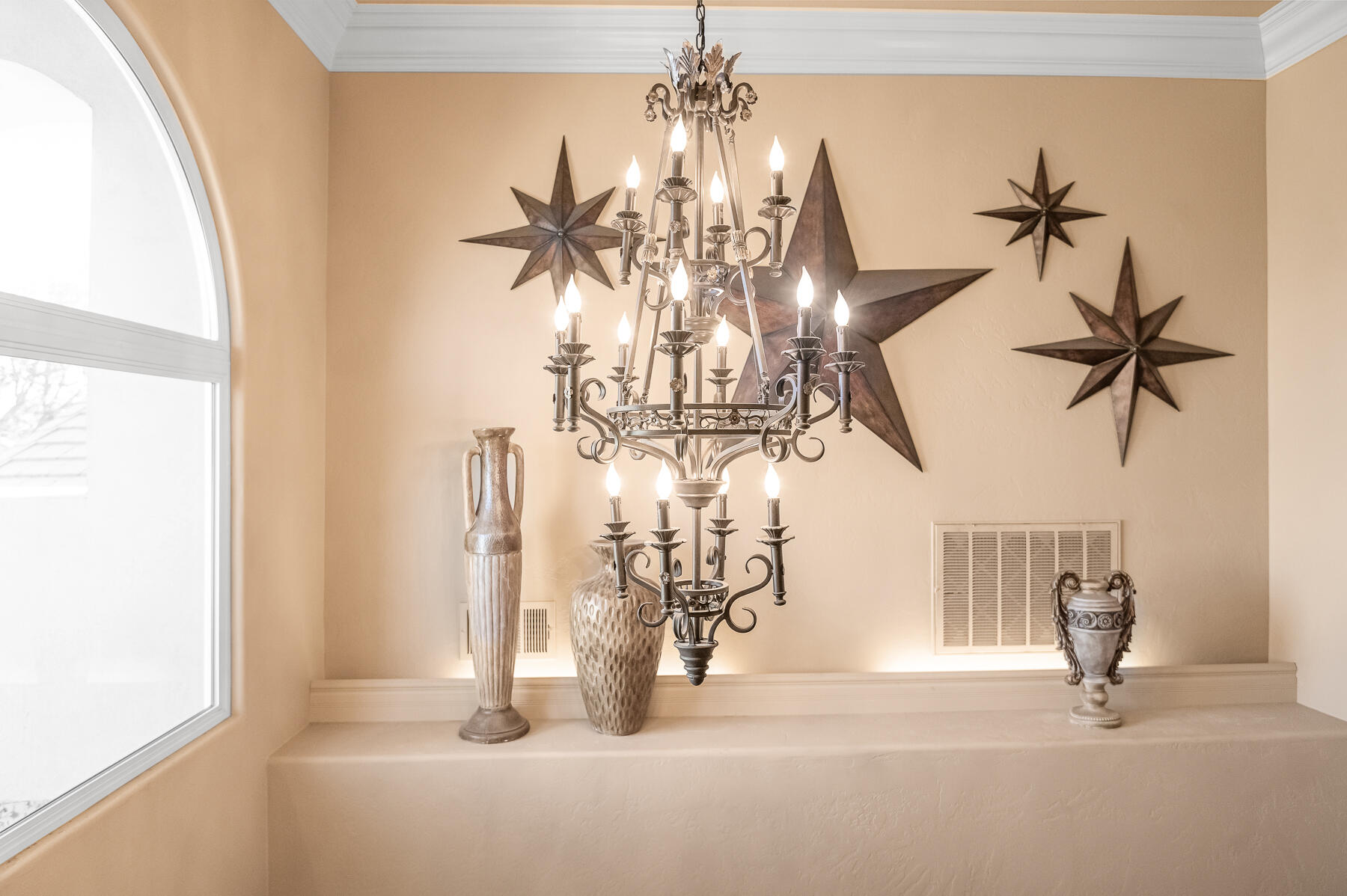 382 Hemmingway Ct, Tulare, CA 93274